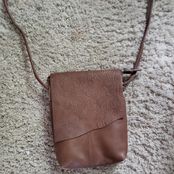 ili New York RFID Crossbody Bag - Picture 1 of 7